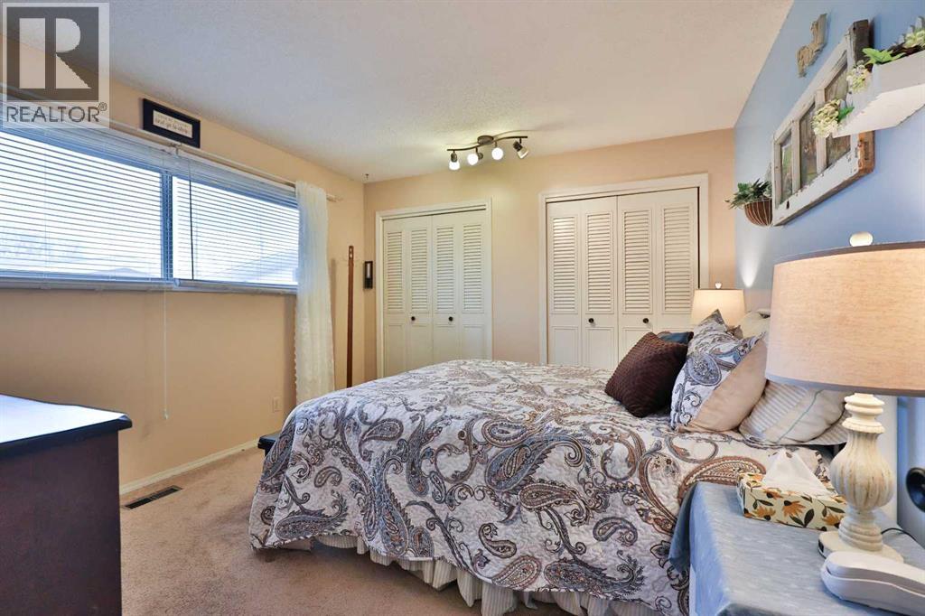 95 N 250 W, Raymond, Alberta  T0K 2S0 - Photo 28 - A2282993