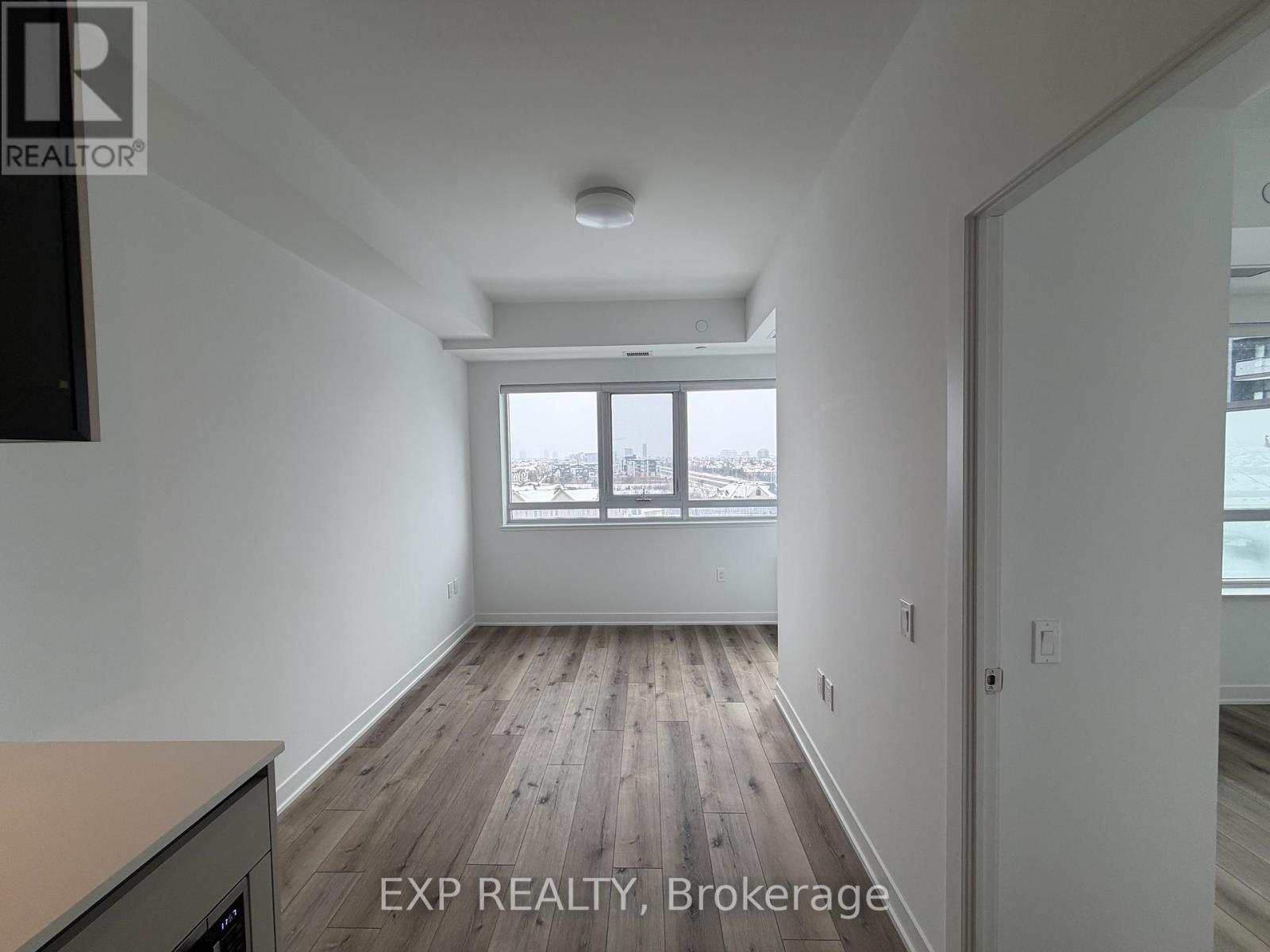 628 - 395 Dundas Street W, Oakville, Ontario  L6M 5R8 - Photo 4 - W12756936