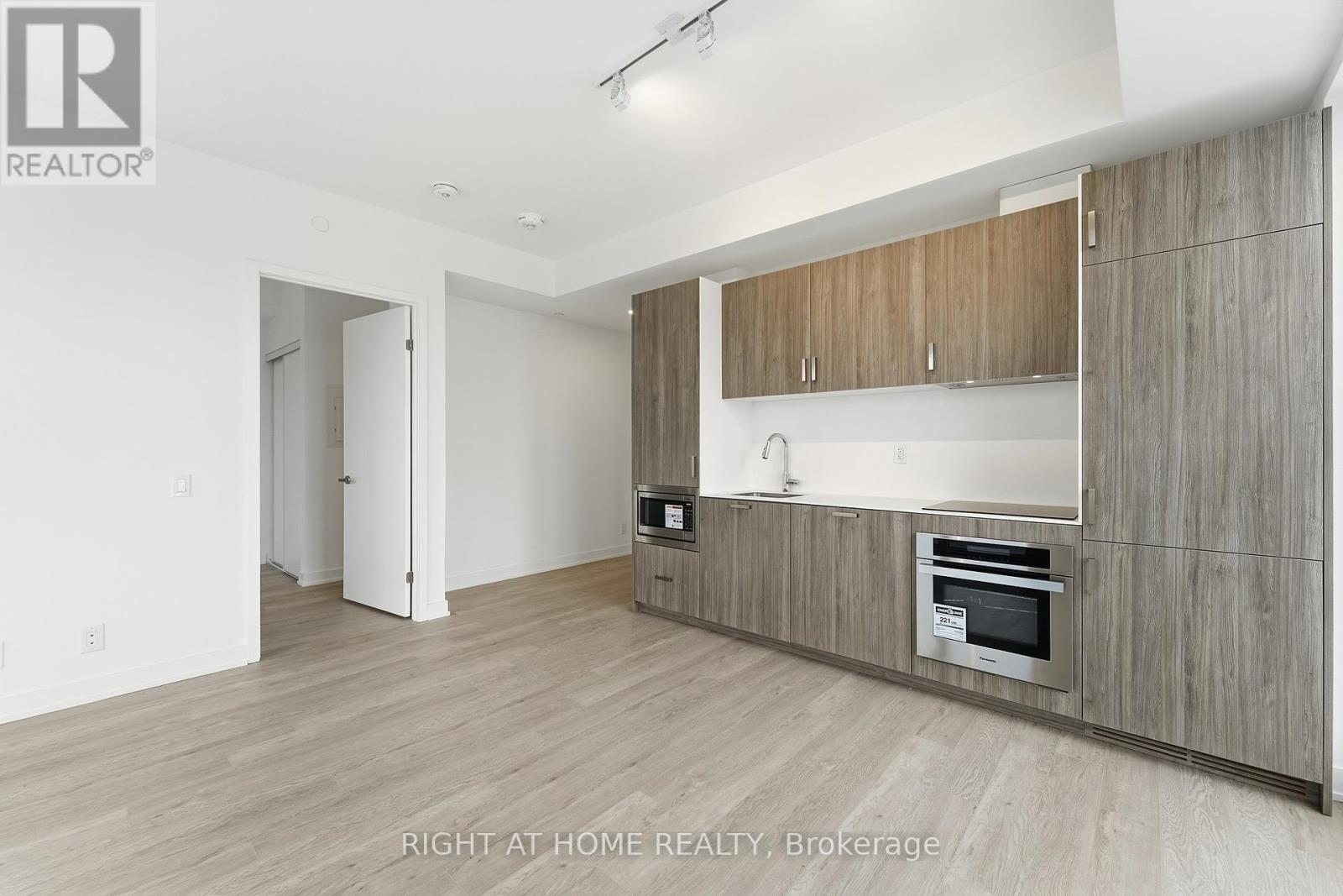 4711 - 88 Queen Street E, Toronto, Ontario  M5C 0B6 - Photo 17 - C12758578