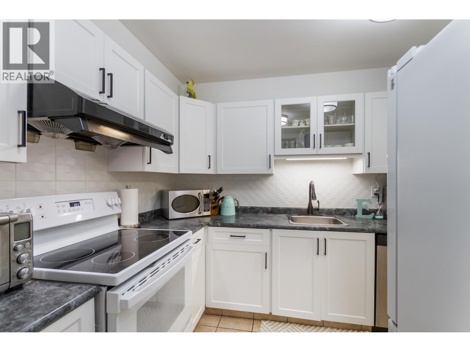 206 1690 Augusta Avenue, Burnaby, British Columbia  V5A 2V6 - Photo 9 - R3086646