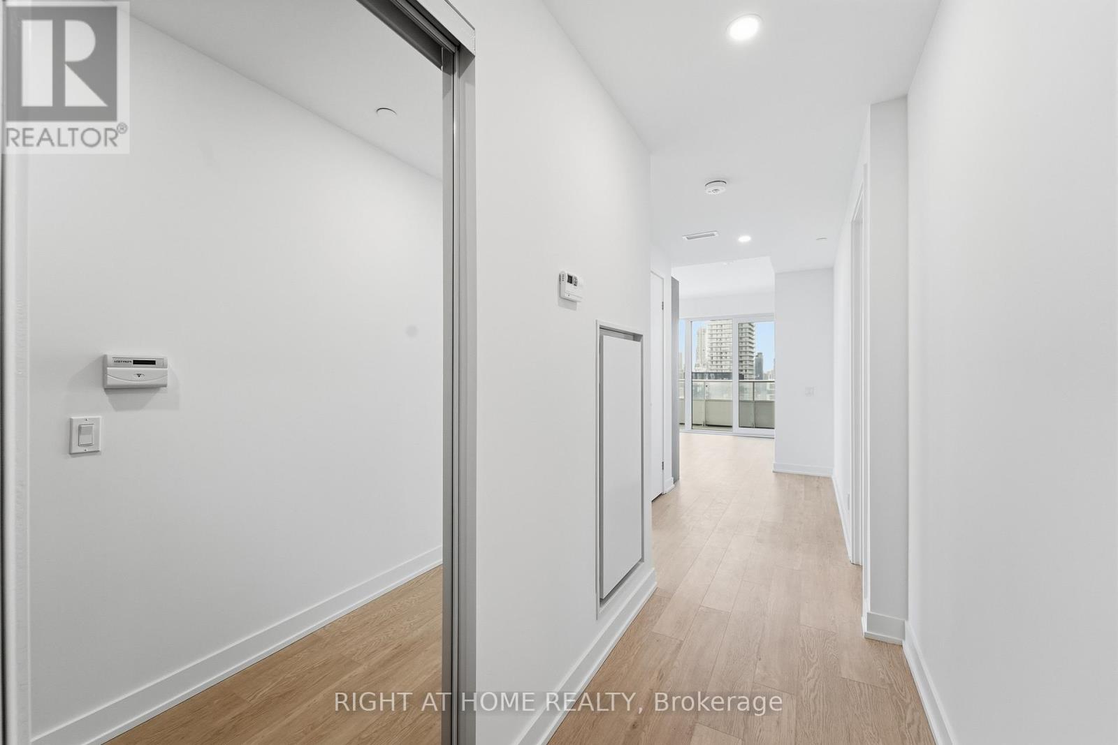 4711 - 88 Queen Street E, Toronto, Ontario  M5C 0B6 - Photo 8 - C12758578