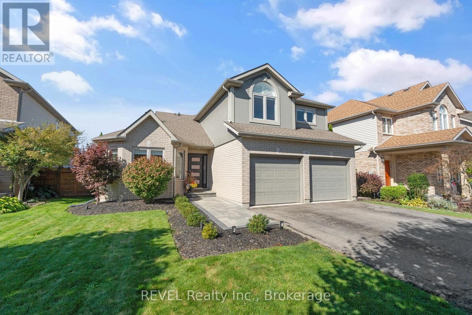 35 Agincourt Crescent, St. Catharines, Ontario  L2S 4B4 - Photo 3 - X12756528