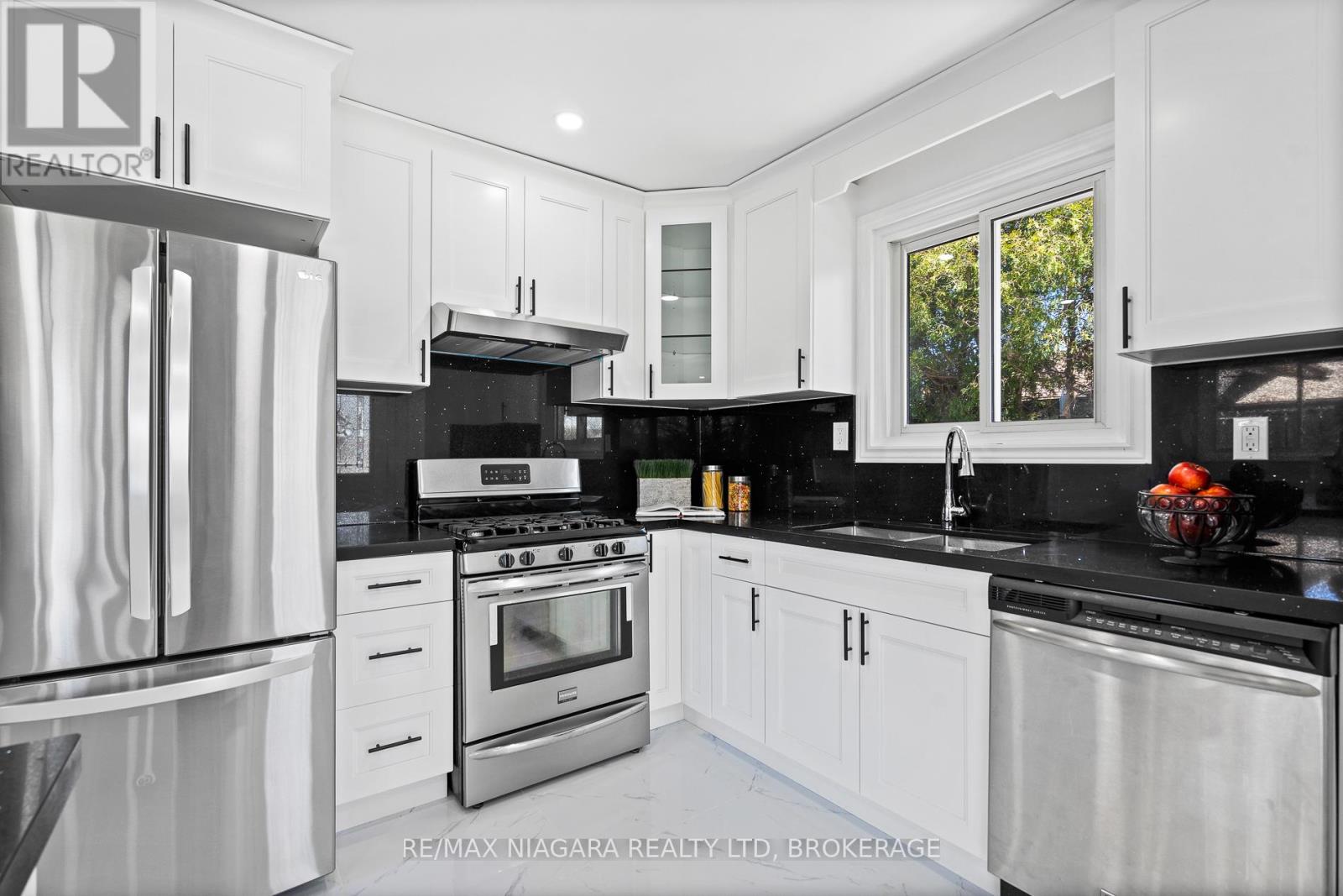 Upper - 8235 Paddock Trail Drive, Niagara Falls (Ascot), Ontario  L2H 1X1 - Photo 9 - X12758220