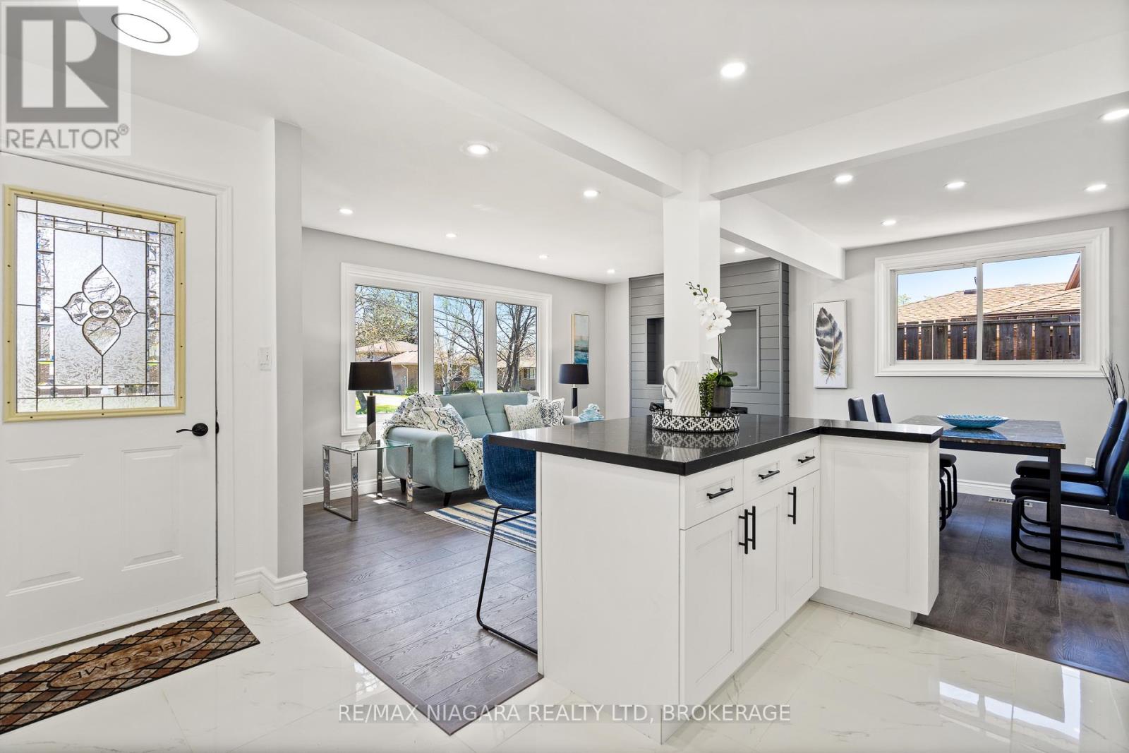 Upper - 8235 Paddock Trail Drive, Niagara Falls (Ascot), Ontario  L2H 1X1 - Photo 10 - X12758220