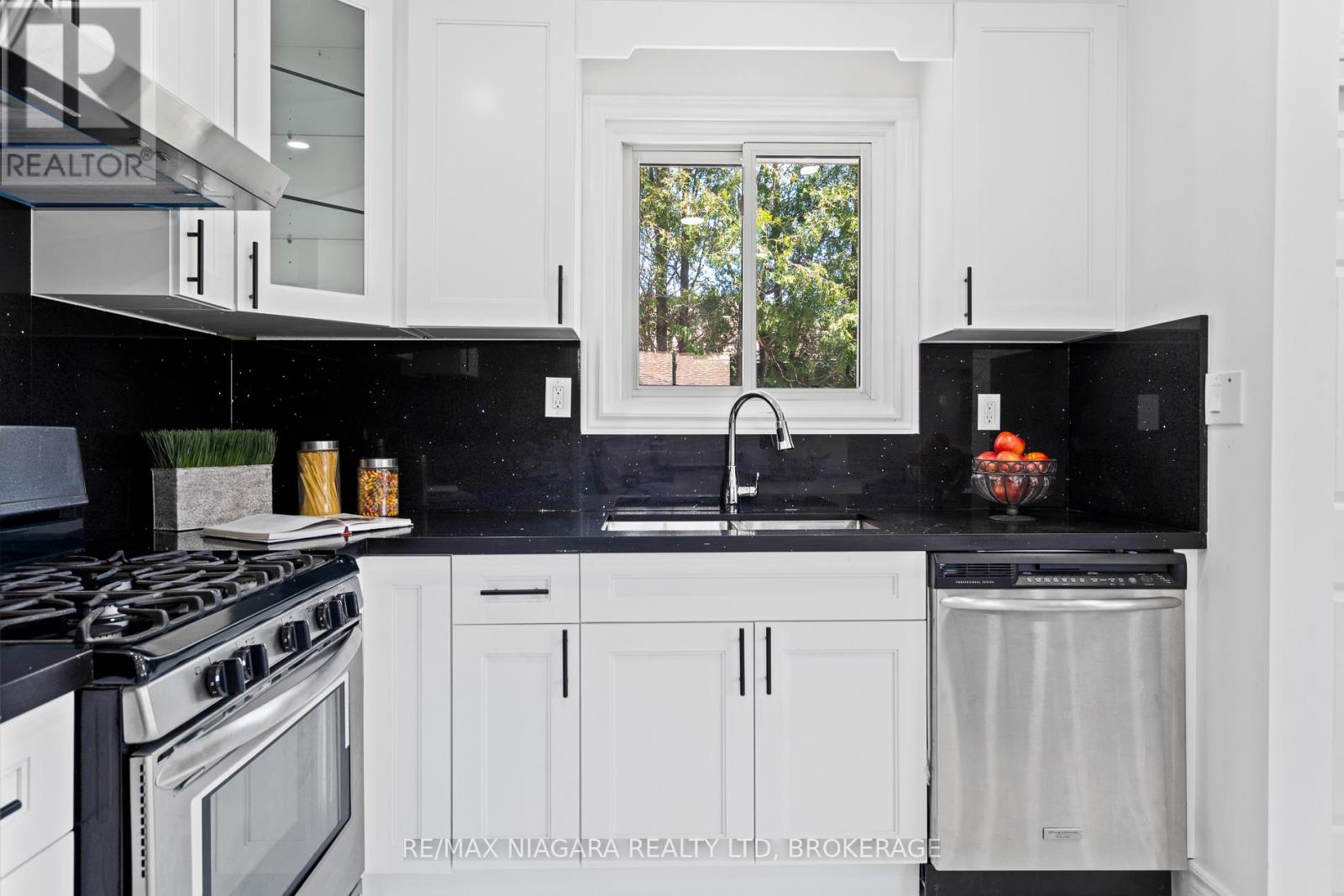 Upper - 8235 Paddock Trail Drive, Niagara Falls (Ascot), Ontario  L2H 1X1 - Photo 12 - X12758220