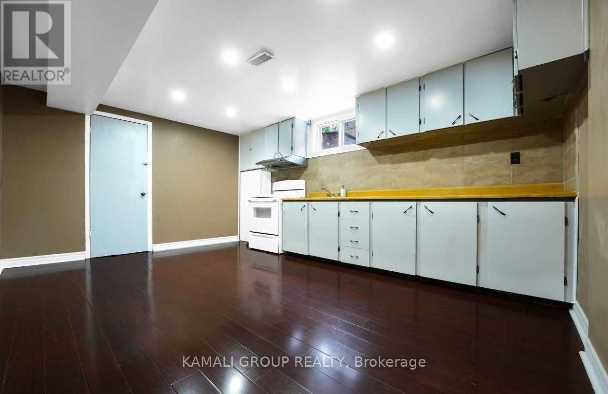 Bsmt - 68 Rosehill Boulevard, Oshawa, Ontario  L1J 5G7 - Photo 4 - E12679994