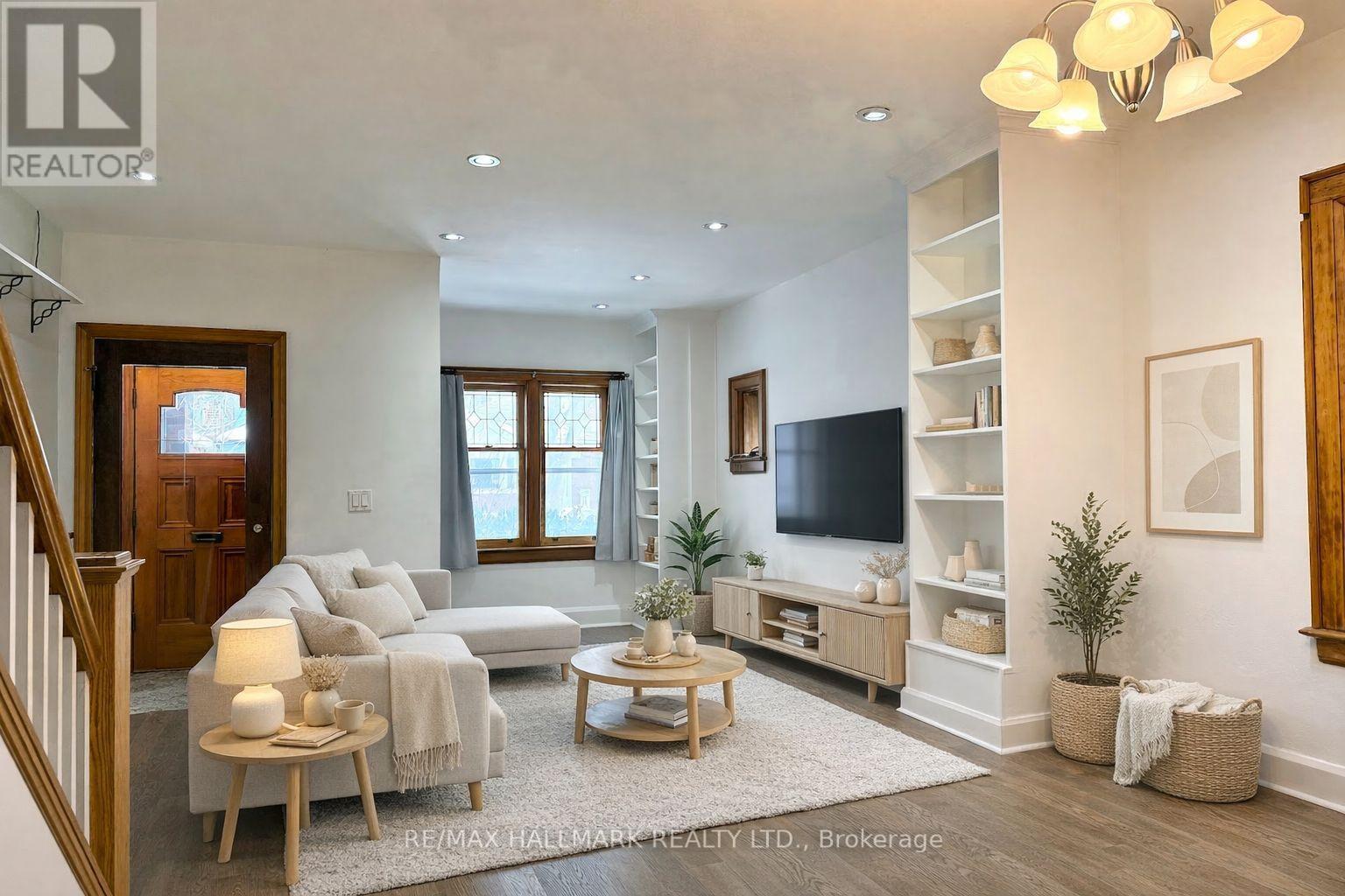 56 Highfield Road, Toronto (Greenwood-Coxwell), Ontario  M4L 2V1 - Photo 3 - E12753958