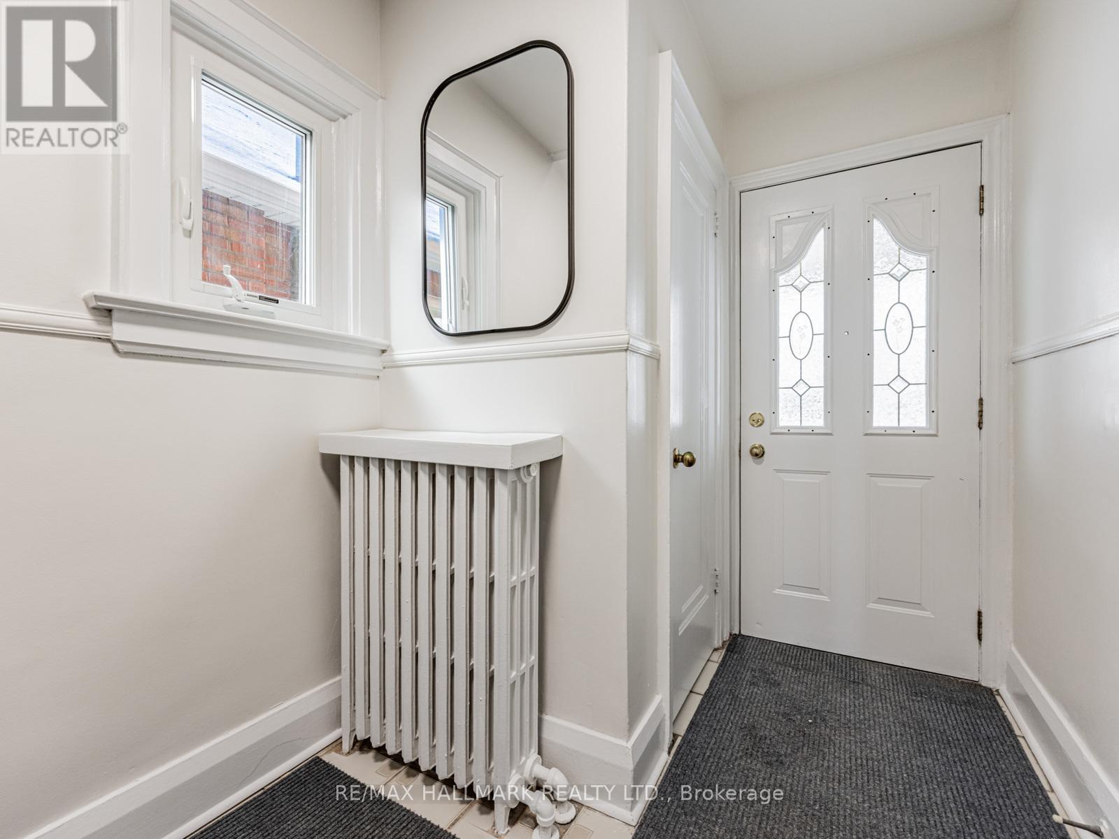 419 Mortimer Avenue, Toronto, Ontario  M4J 2E8 - Photo 17 - E12757794