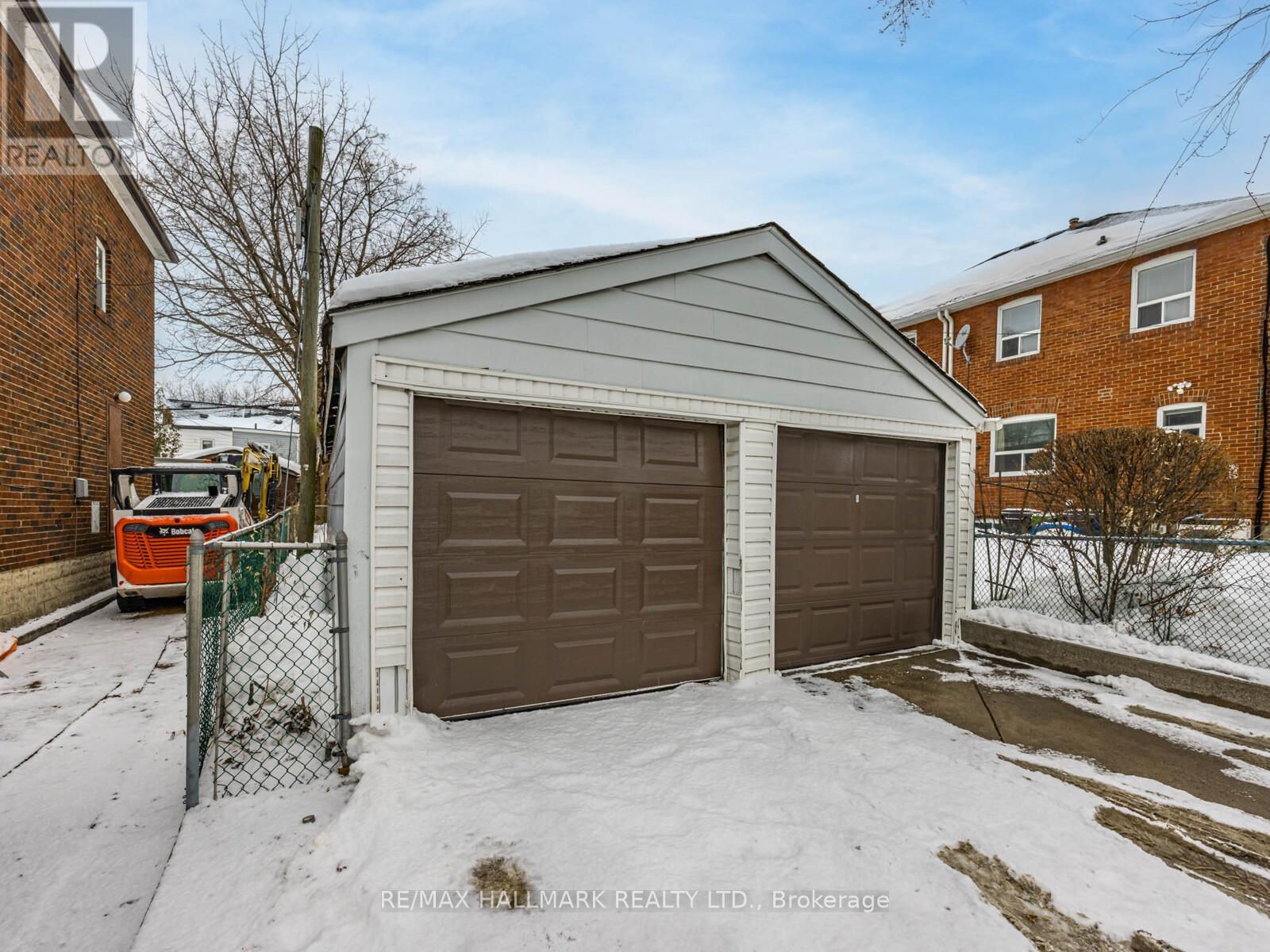 419 Mortimer Avenue, Toronto, Ontario  M4J 2E8 - Photo 32 - E12757794
