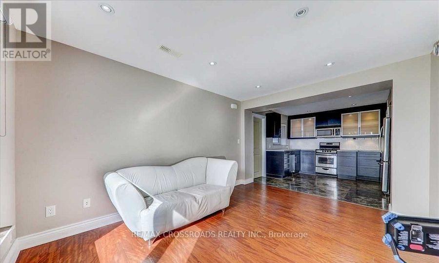 (Main Floor Nanny Suite) - 9 Redland Crescent E, Toronto, Ontario  M1M 1B7 - Photo 11 - E12758914