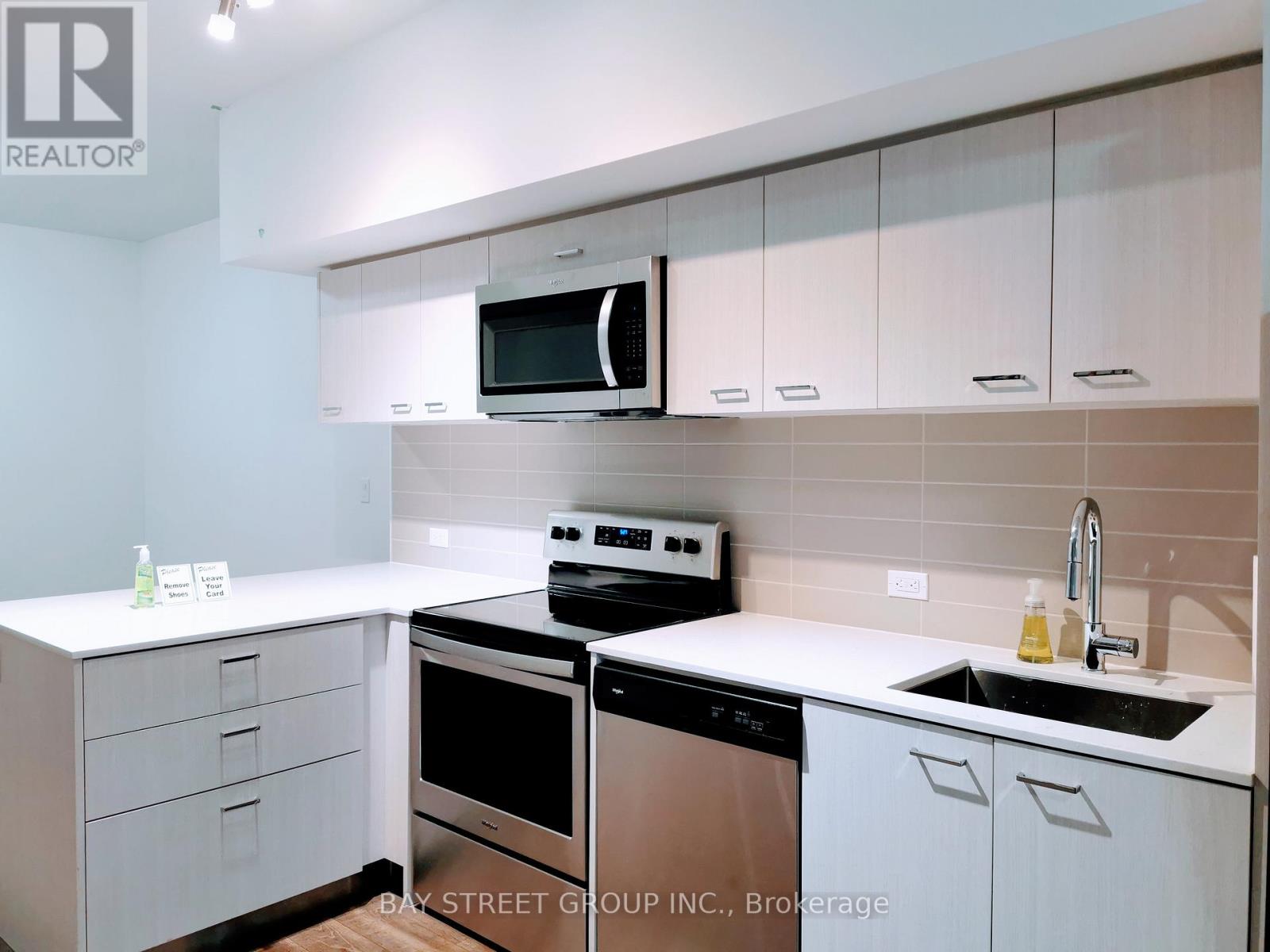 119 - 10 Echo Point, Toronto, Ontario  M1W 0A7 - Photo 2 - E12758106