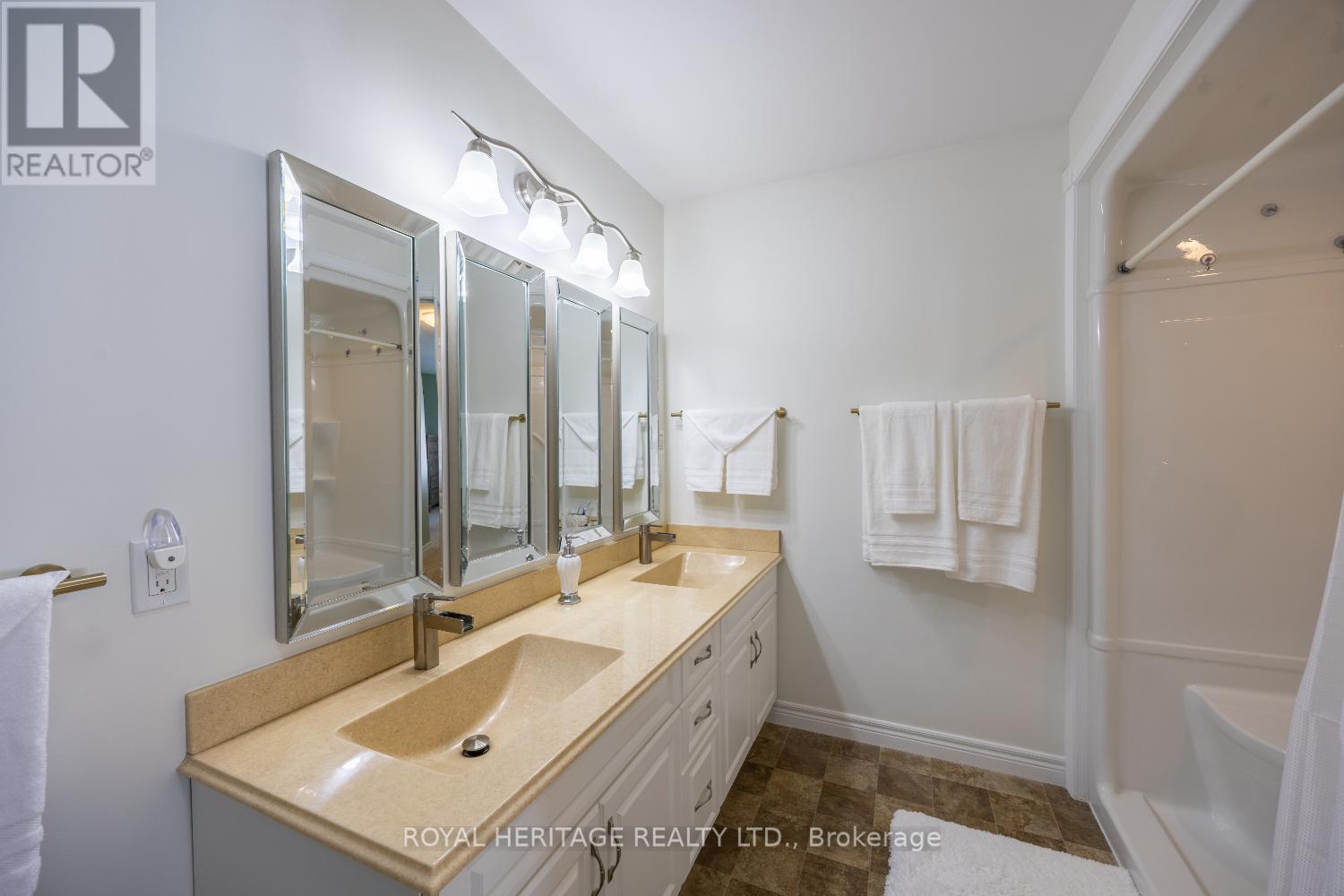 162 - 301 Carnegie Avenue, Peterborough (Northcrest Ward 5), Ontario  K9L 1G9 - Photo 36 - X12754588