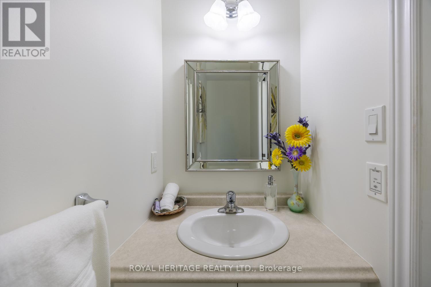 162 - 301 Carnegie Avenue, Peterborough (Northcrest Ward 5), Ontario  K9L 1G9 - Photo 8 - X12754588