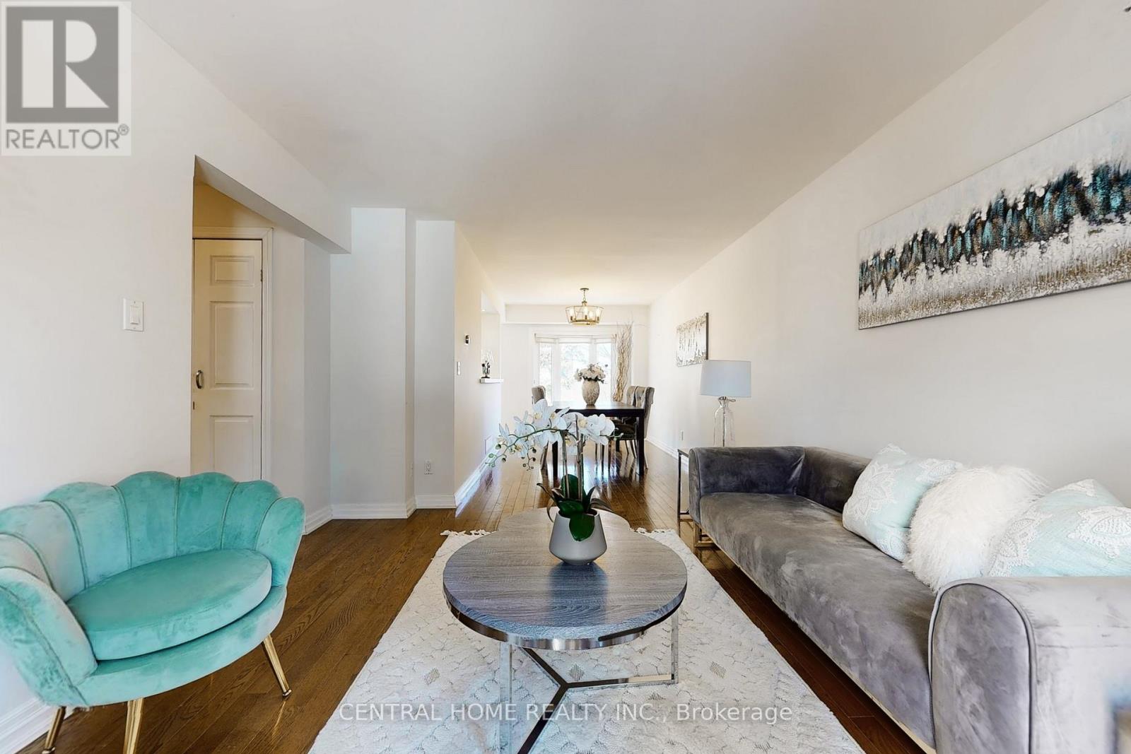 30 Moffat Crescent E, Aurora, Ontario  L4G 4Z8 - Photo 9 - N12659972