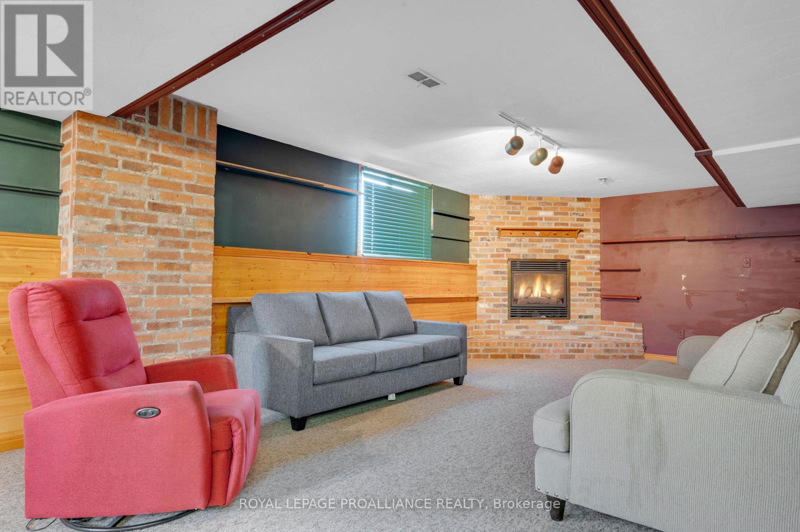 74 Bay Street, Quinte West, Ontario  K8V 1H5 - Photo 30 - X12566748