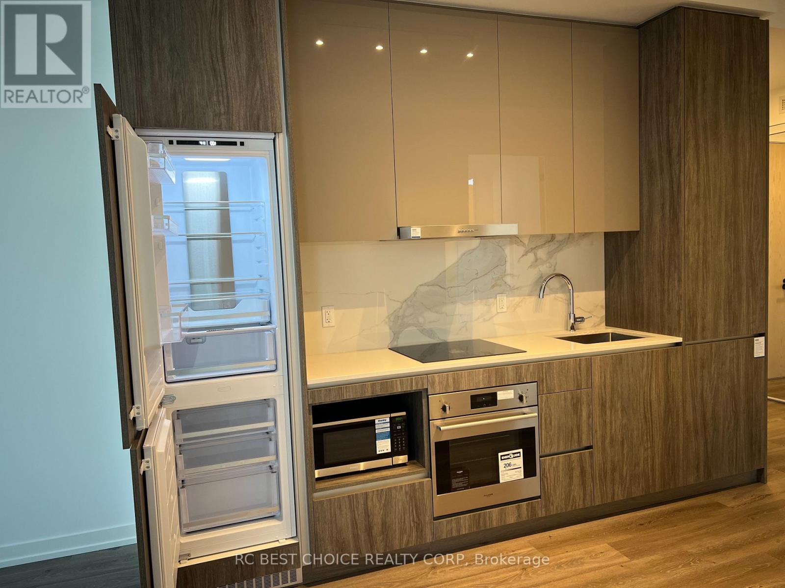 710 - 28 Interchange Way, Vaughan (Vaughan Corporate Centre), Ontario  L4K 0P8 - Photo 5 - N12755422