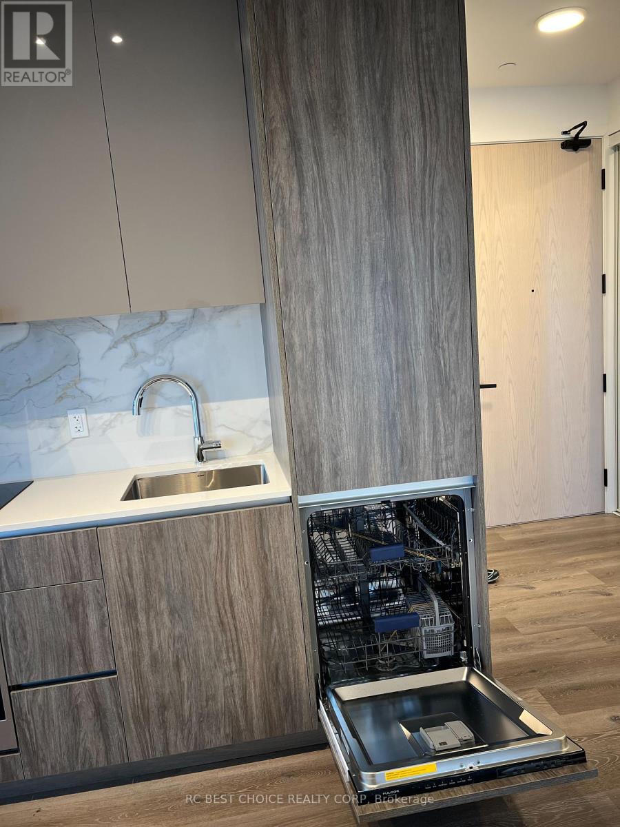 710 - 28 Interchange Way, Vaughan (Vaughan Corporate Centre), Ontario  L4K 0P8 - Photo 7 - N12755422