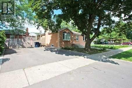 Upper Main - 2 Lister Drive, Toronto, Ontario  M2R 2W8 - Photo 5 - C12759086