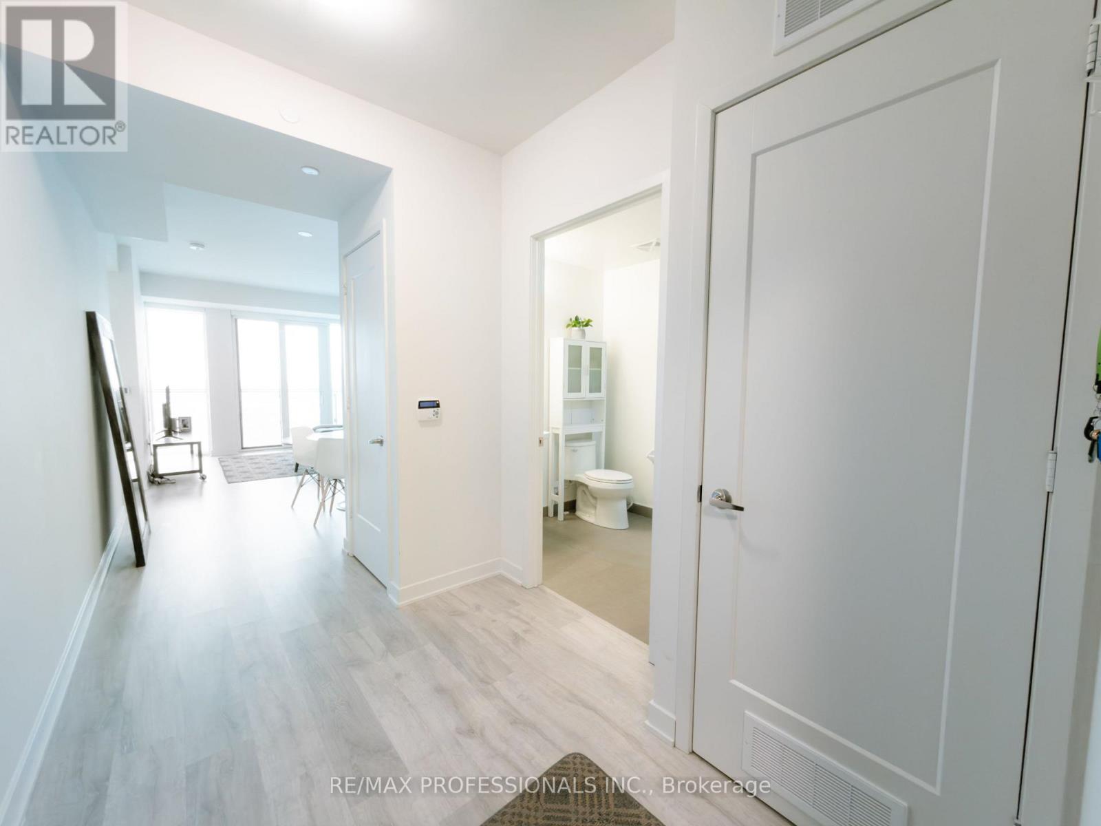 2902 - 70 Princess Street, Toronto, Ontario  M5A 0X6 - Photo 3 - C12759210