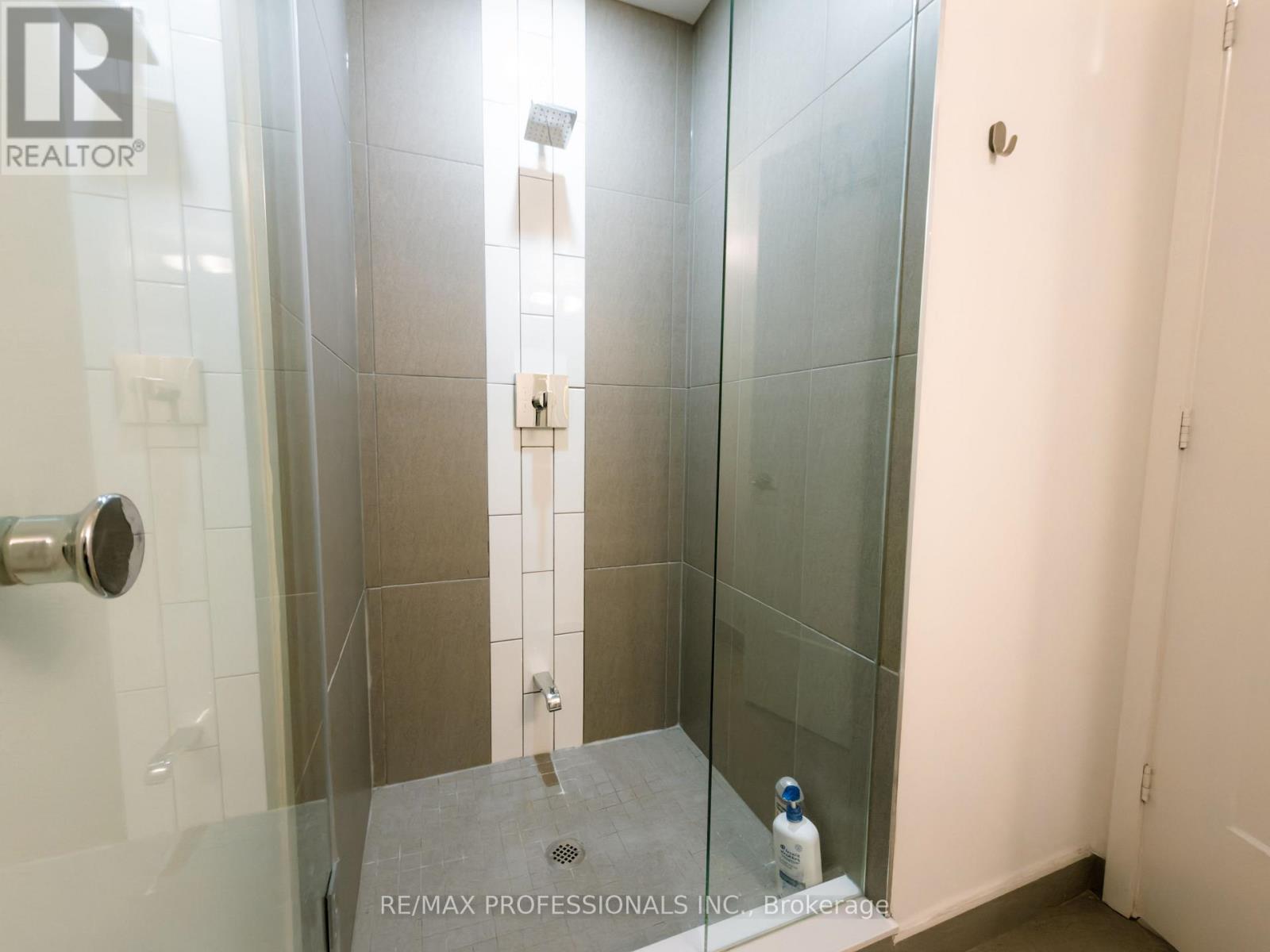 2902 - 70 Princess Street, Toronto, Ontario  M5A 0X6 - Photo 5 - C12759210