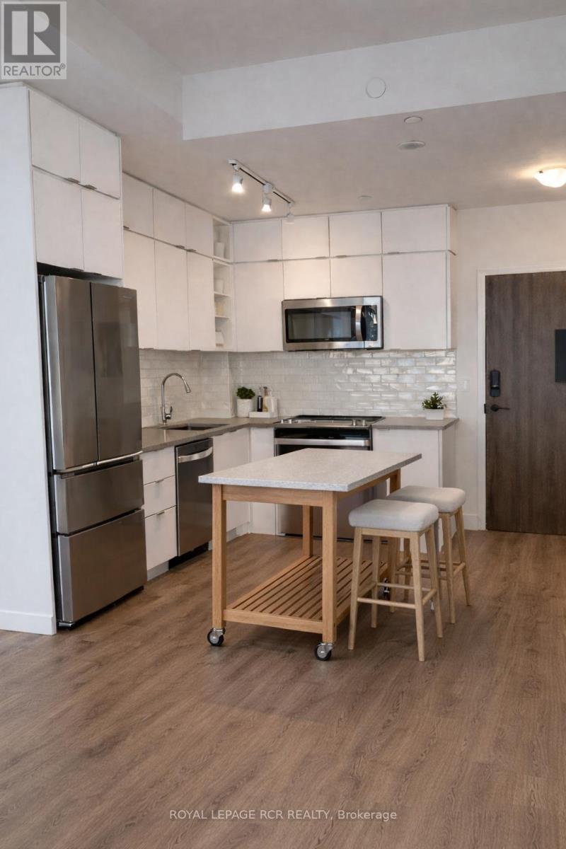 Lph 1103 - 100 Eagle Rock Way, Vaughan, Ontario  L6A 5A7 - Photo 2 - N12757266