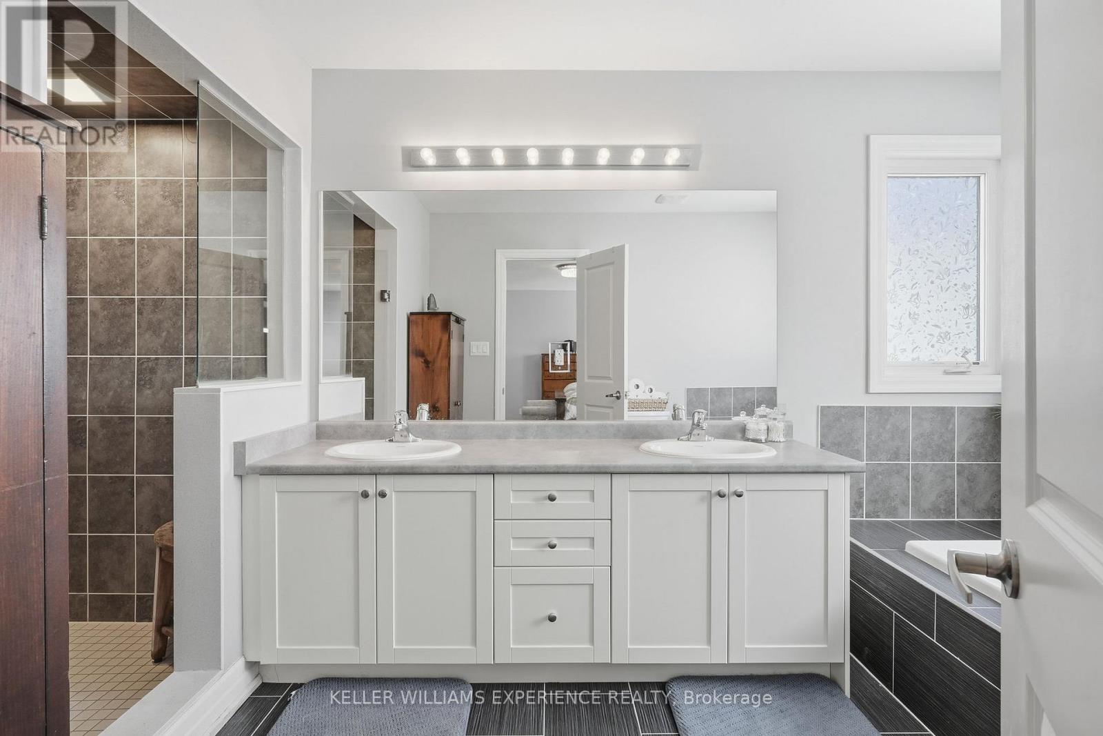 47 Mount Crescent, Essa, Ontario  L0M 1B5 - Photo 26 - N12758606