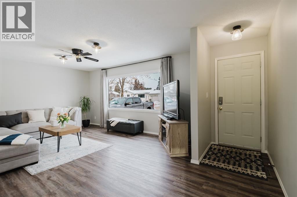 9913 85 Avenue, Grande Prairie, Alberta  T8V 0A1 - Photo 3 - A2282962