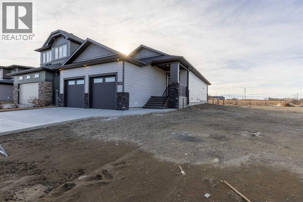 322 Canyon Meadows Road W, Lethbridge, Alberta  T1K 8E7 - Photo 4 - A2277428