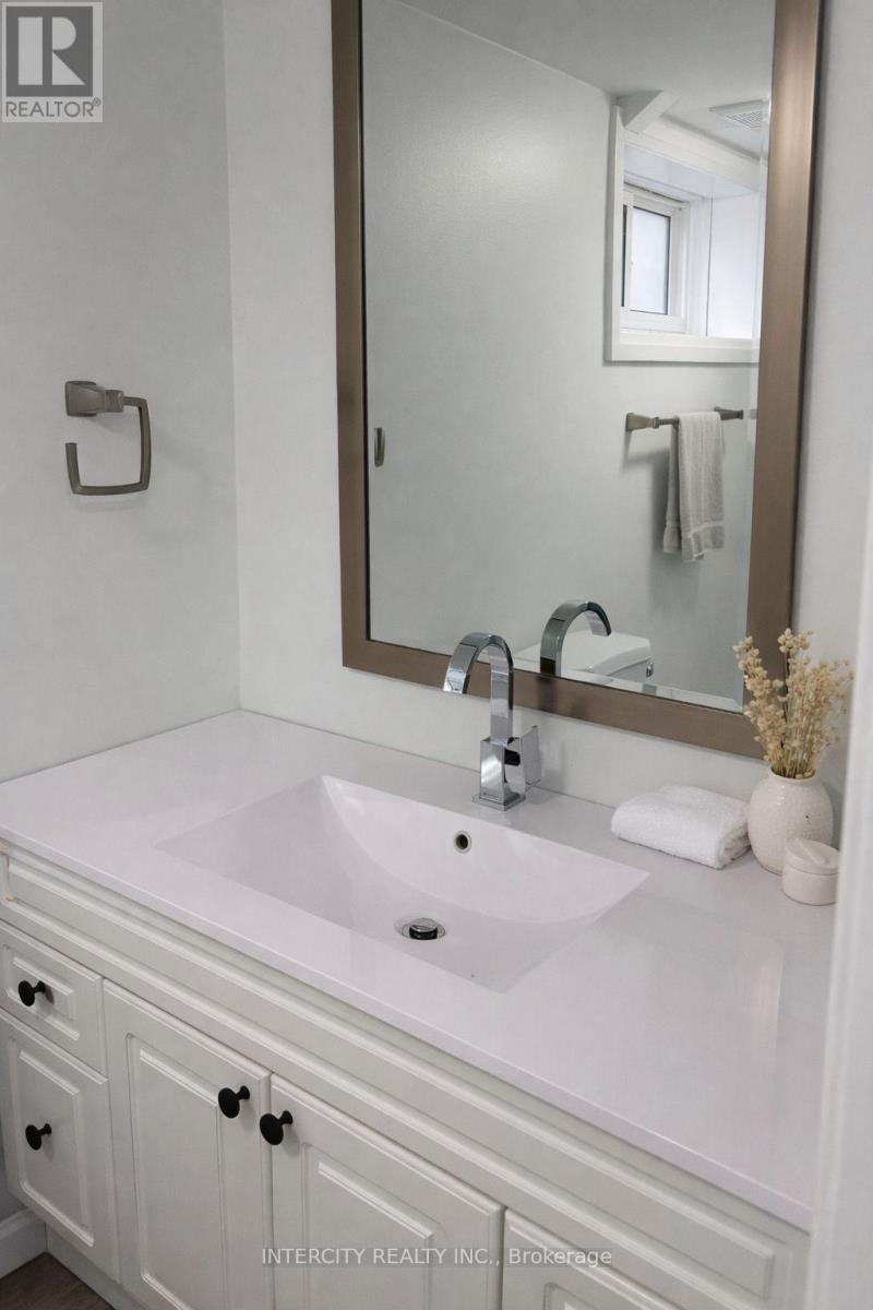 90 Coldwater Road W, Orillia, Ontario  L3V 5L5 - Photo 15 - S12753312