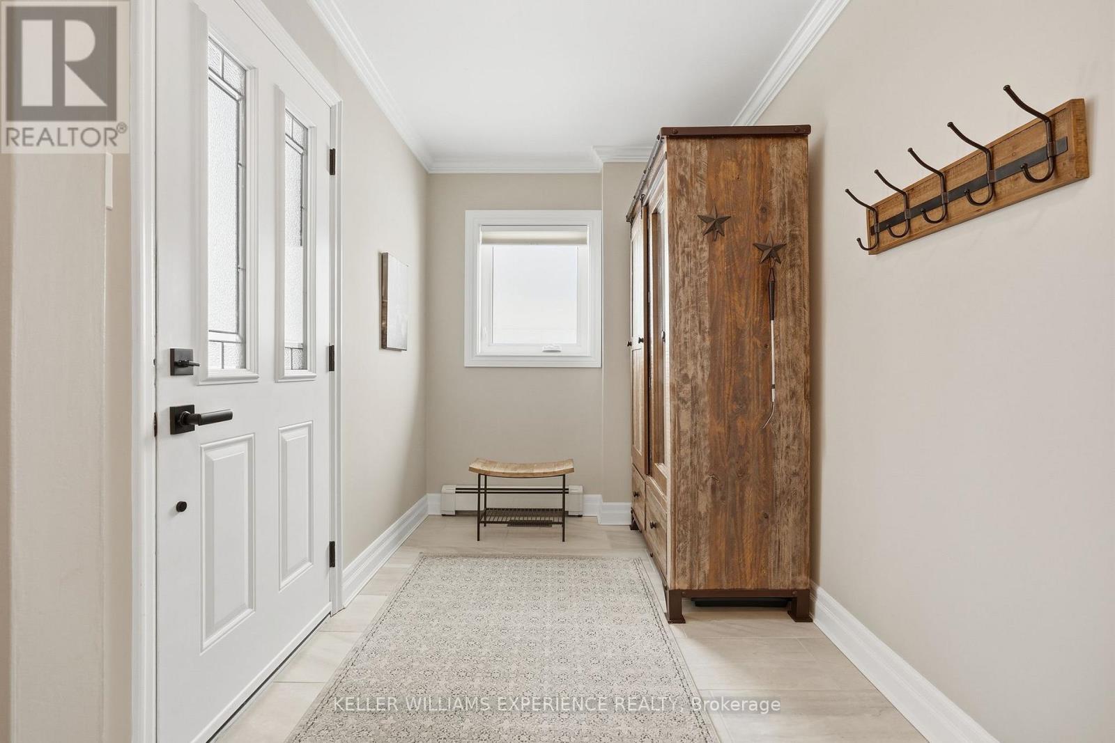 68 Kempenfelt Drive, Barrie, Ontario  L4M 1C1 - Photo 12 - S12753032