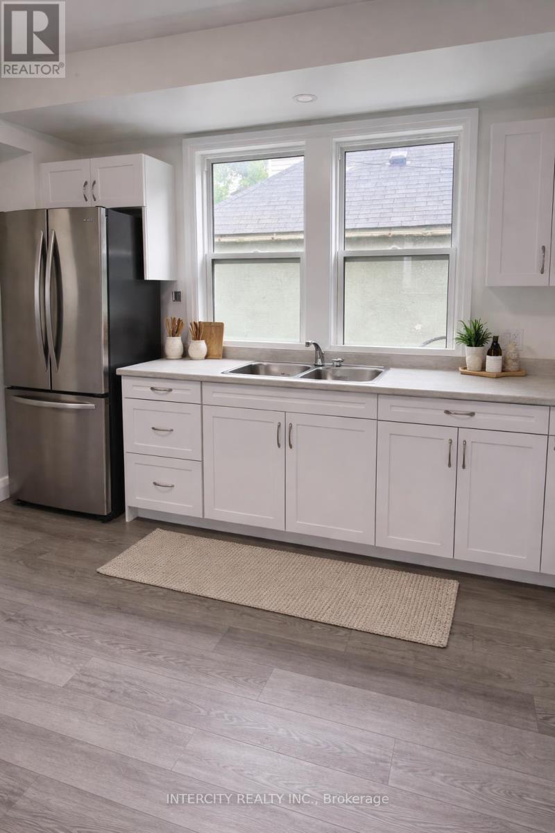 90 Coldwater Road W, Orillia, Ontario  L3V 5L5 - Photo 4 - S12753312