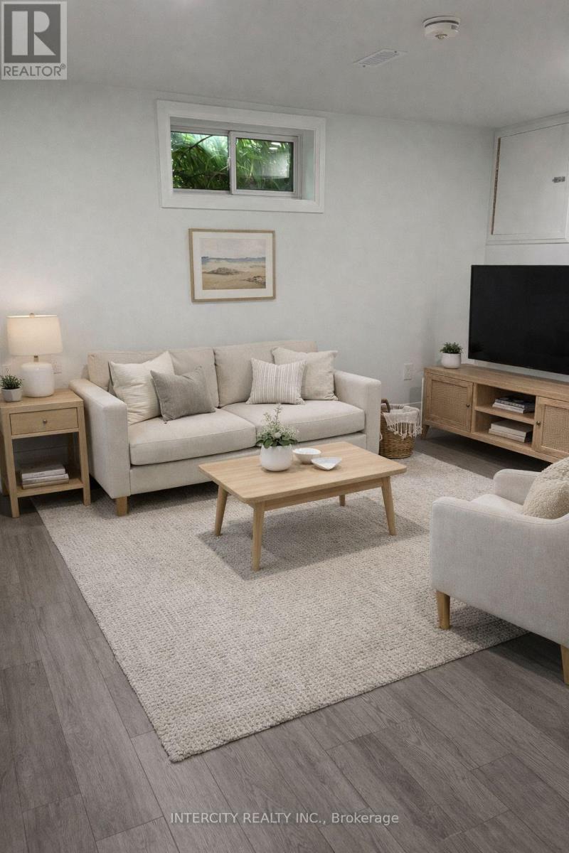 90 Coldwater Road W, Orillia, Ontario  L3V 5L5 - Photo 12 - S12753312