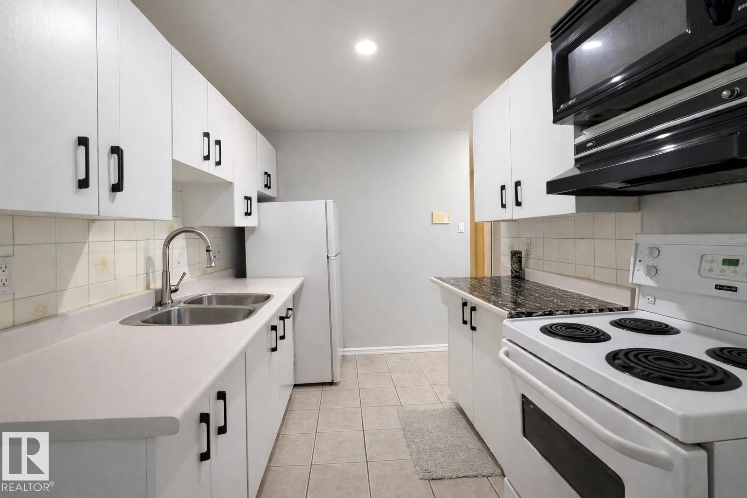 #6 15916 109 Av Nw, Edmonton, Alberta T5P 1B7 - Photo 4 - E4472233