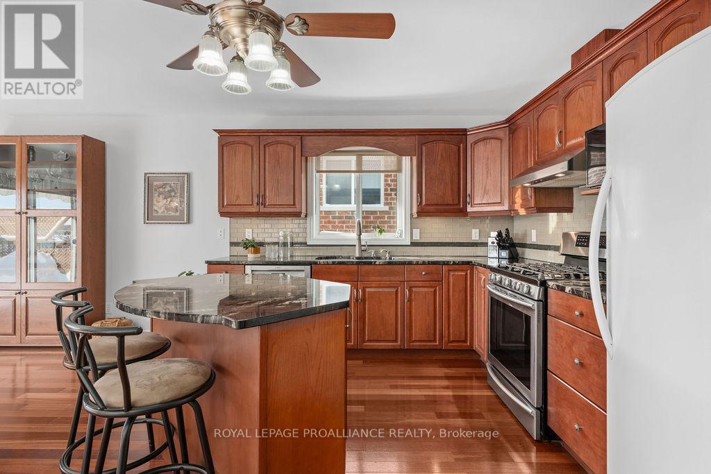 5 Simcoe Drive, Belleville, Ontario  K8N 0N7 - Photo 11 - X12759358