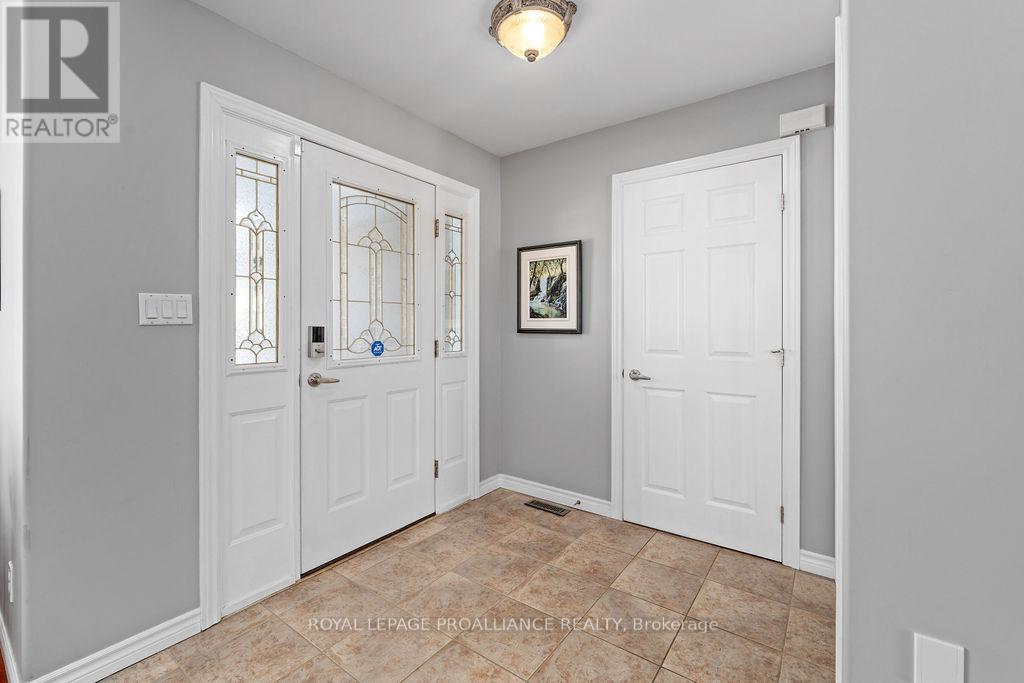 5 Simcoe Drive, Belleville, Ontario  K8N 0N7 - Photo 3 - X12759358