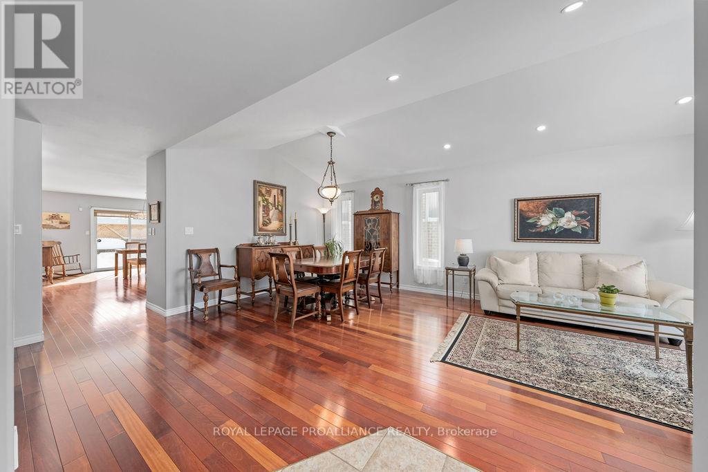 5 Simcoe Drive, Belleville, Ontario  K8N 0N7 - Photo 7 - X12759358