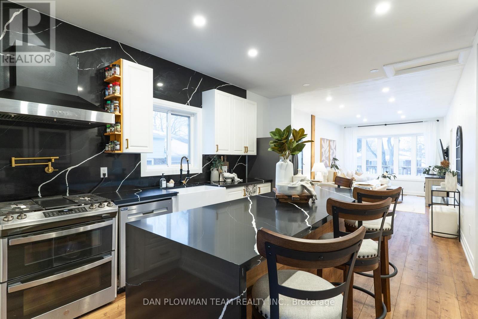 929 DUBLIN STREET, Whitby, Ontario