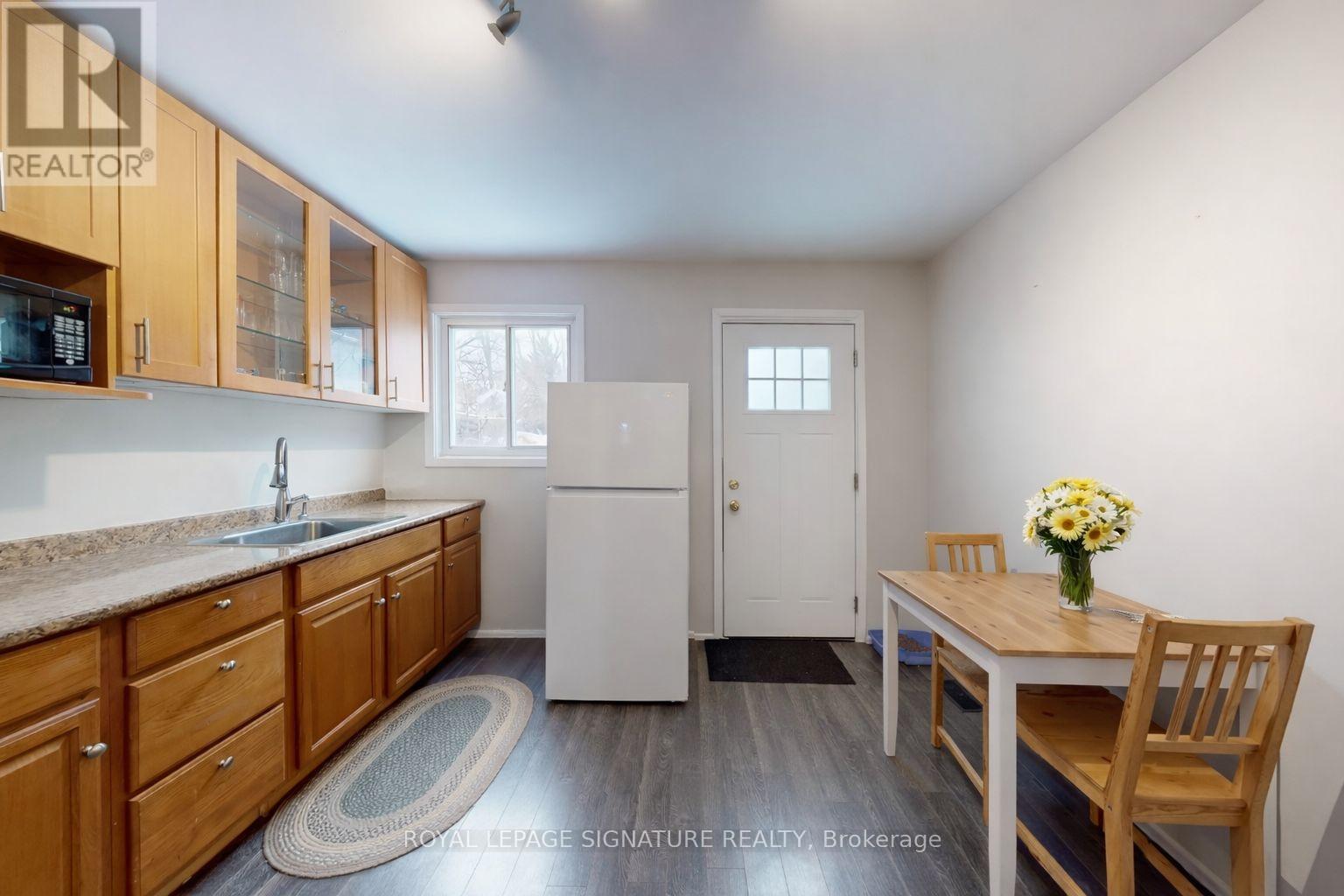 Main - 117 Hampton Avenue, Toronto, Ontario  M4K 2Z2 - Photo 5 - E12759064