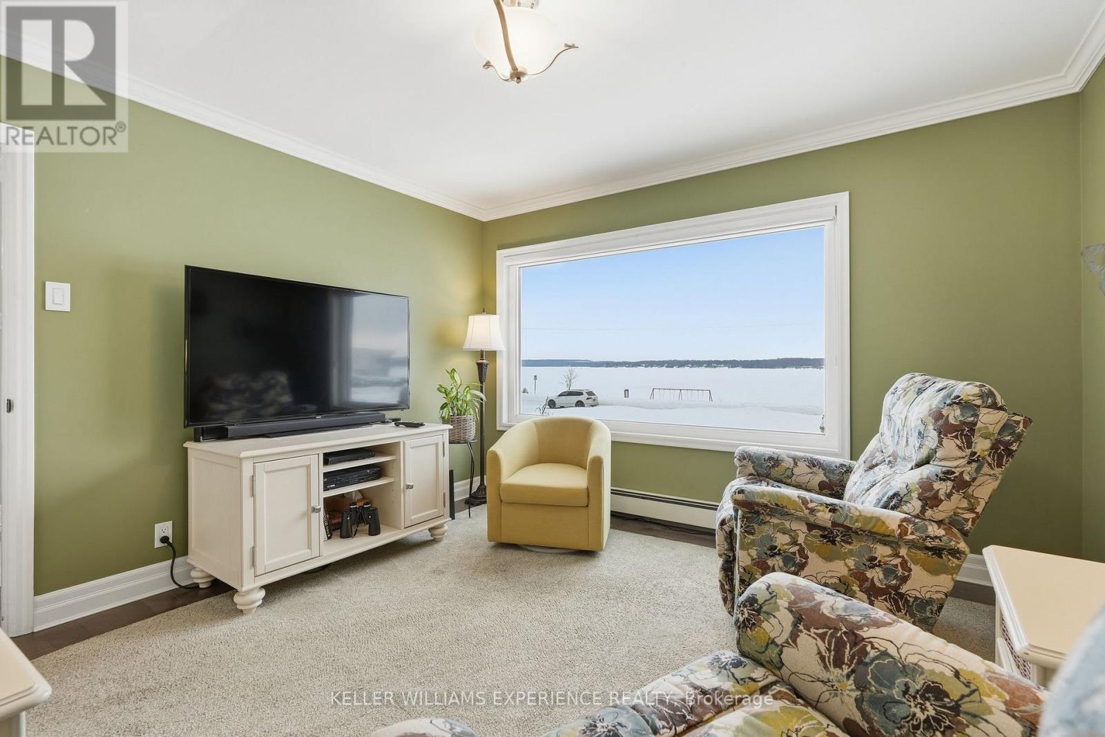 68 Kempenfelt Drive, Barrie, Ontario  L4M 1C1 - Photo 25 - S12753032