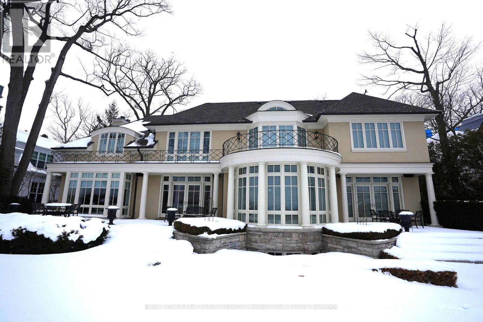 6 Ennisclare Drive W, Oakville, Ontario  L6J 4N2 - Photo 4 - W12300774