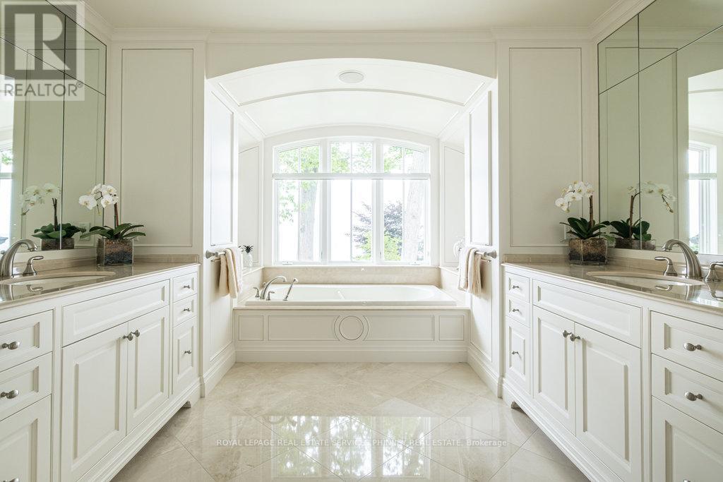 6 Ennisclare Drive W, Oakville, Ontario  L6J 4N2 - Photo 26 - W12300774