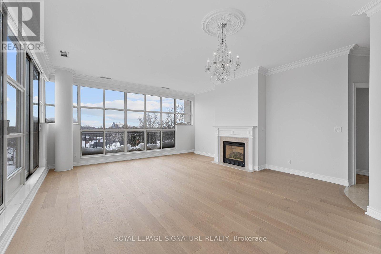 611 - 3085 Bloor Street W, Toronto (Stonegate-Queensway), Ontario  M8X 1C9 - Photo 3 - W12750944