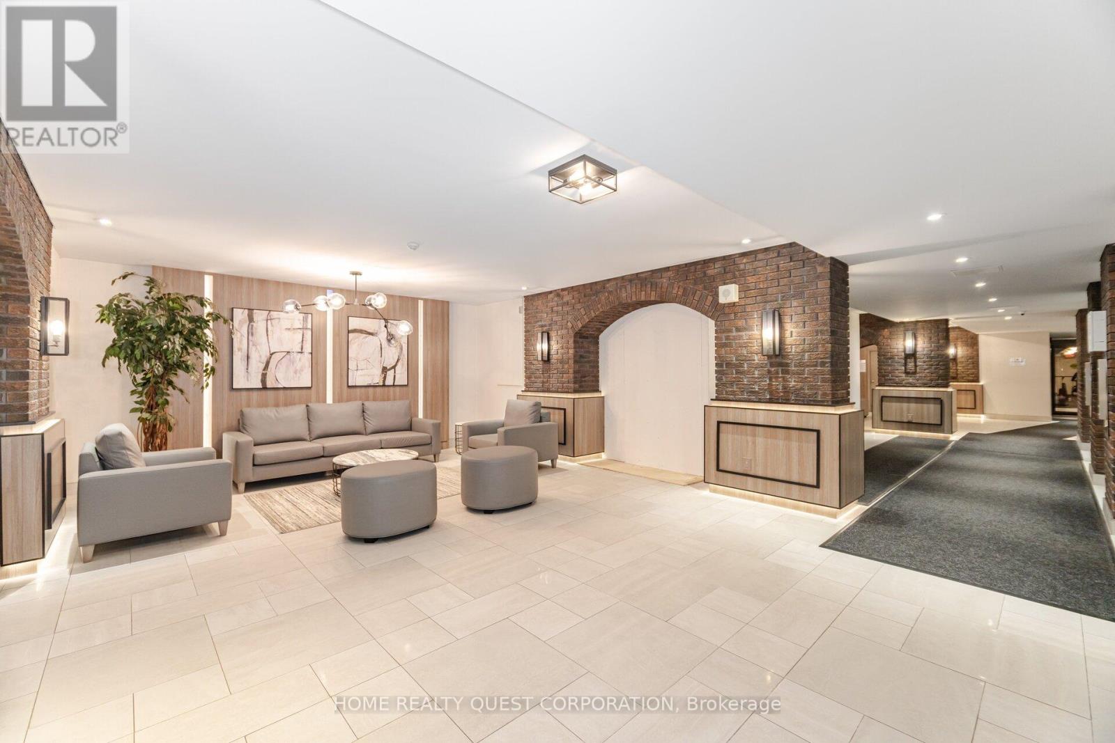 1804 - 966 Inverhouse Drive, Mississauga, Ontario  L5J 4B6 - Photo 2 - W12752380