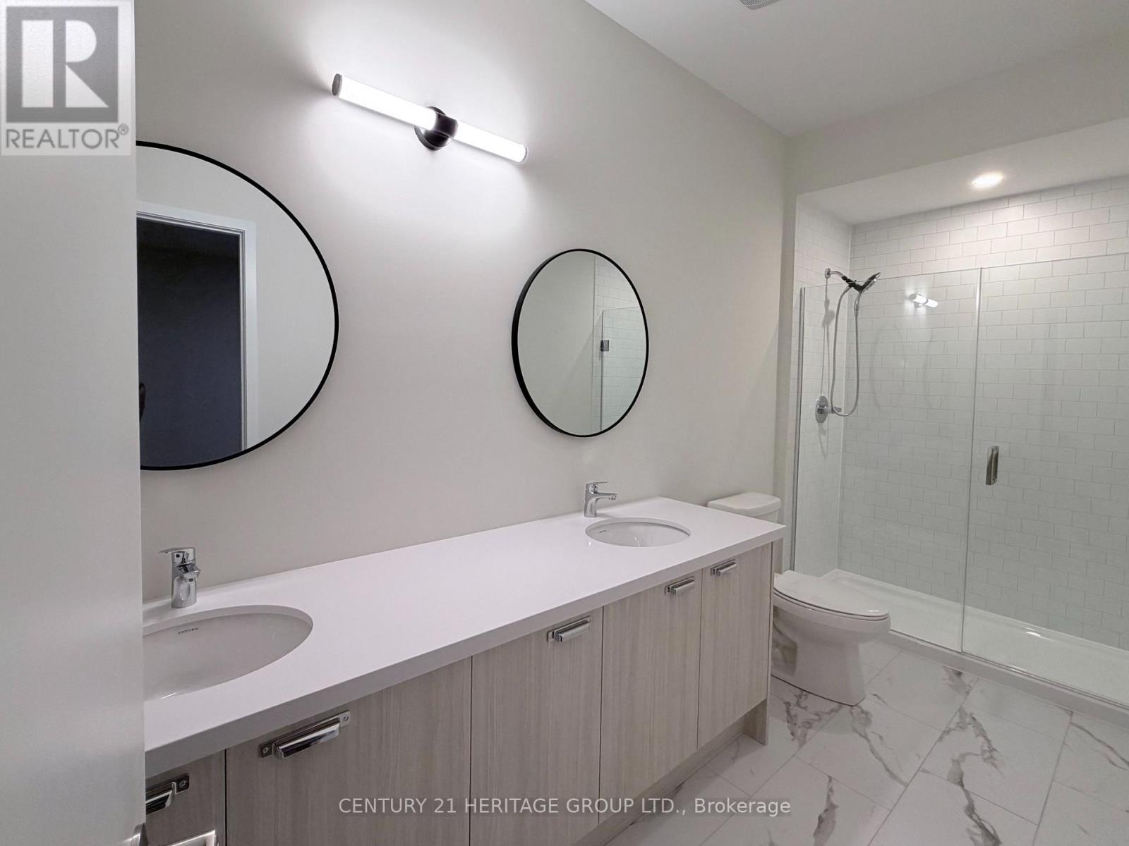 10 Helmkay Avenue, Richmond Hill, Ontario  L4E 1P4 - Photo 6 - N12759166