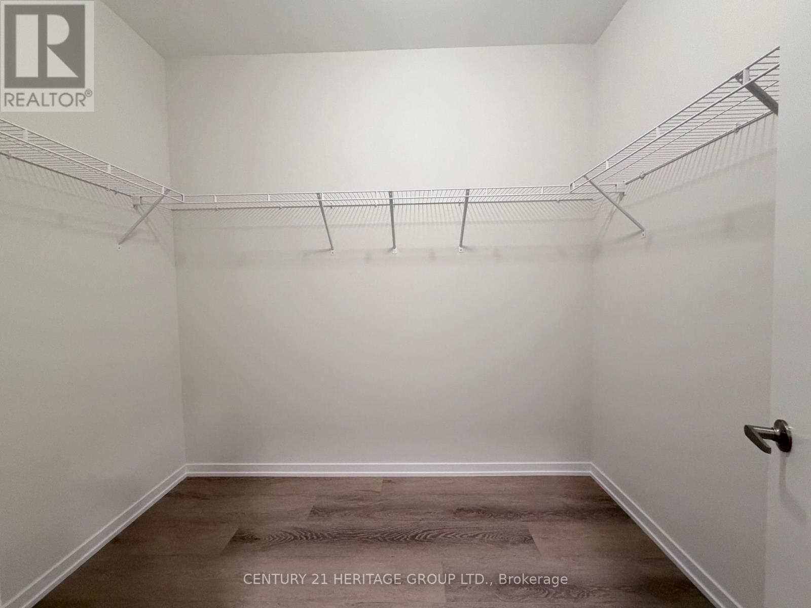 10 Helmkay Avenue, Richmond Hill, Ontario  L4E 1P4 - Photo 9 - N12759166