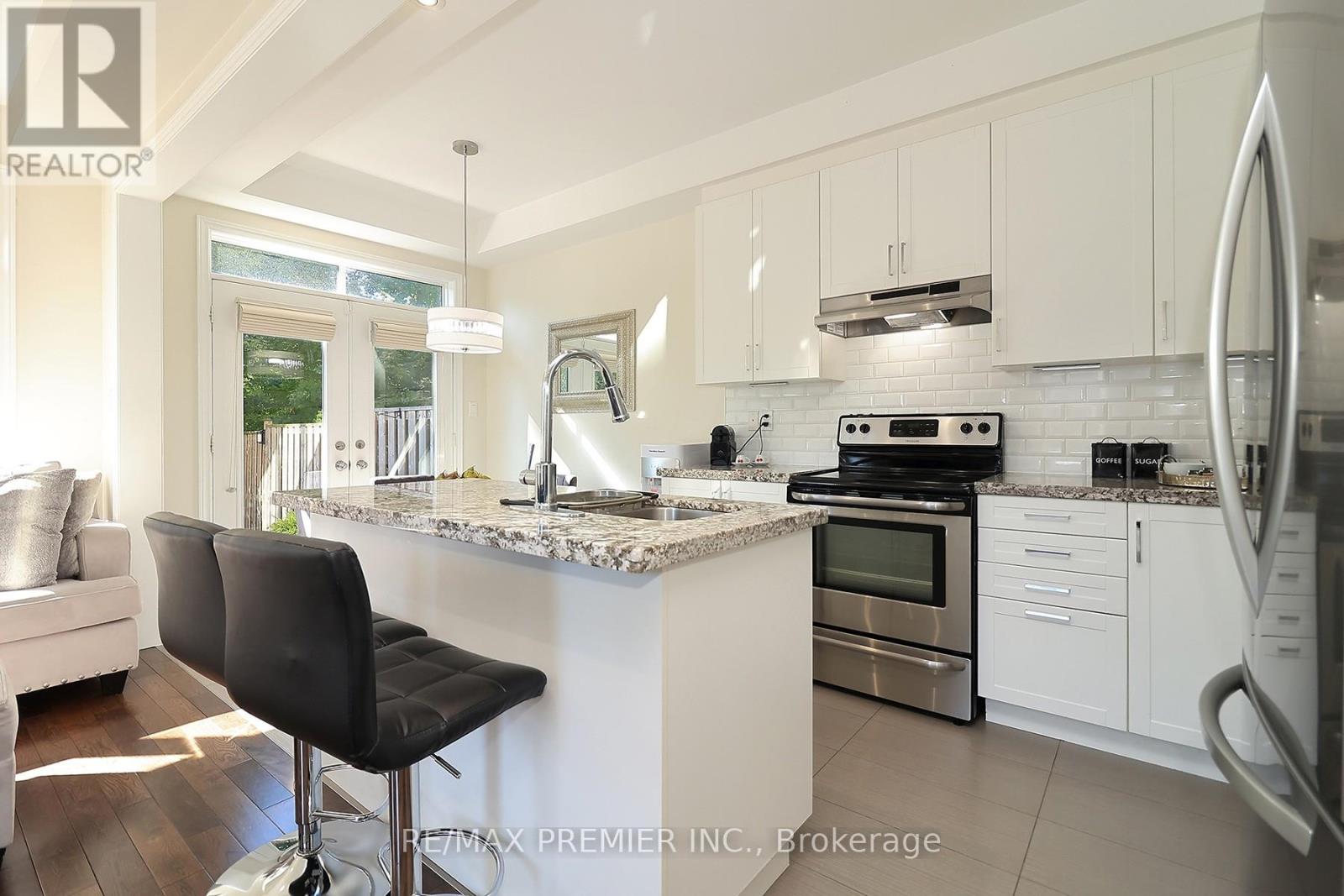 39 Caliber Court, King (Nobleton), Ontario  L0G 1N0 - Photo 5 - N12759228