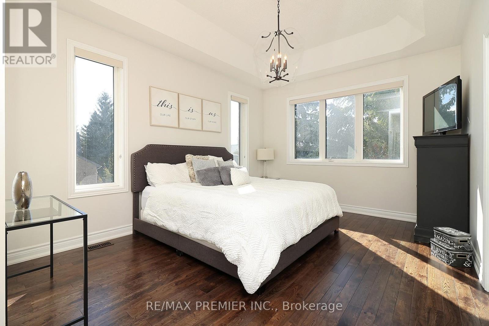 39 Caliber Court, King (Nobleton), Ontario  L0G 1N0 - Photo 9 - N12759228