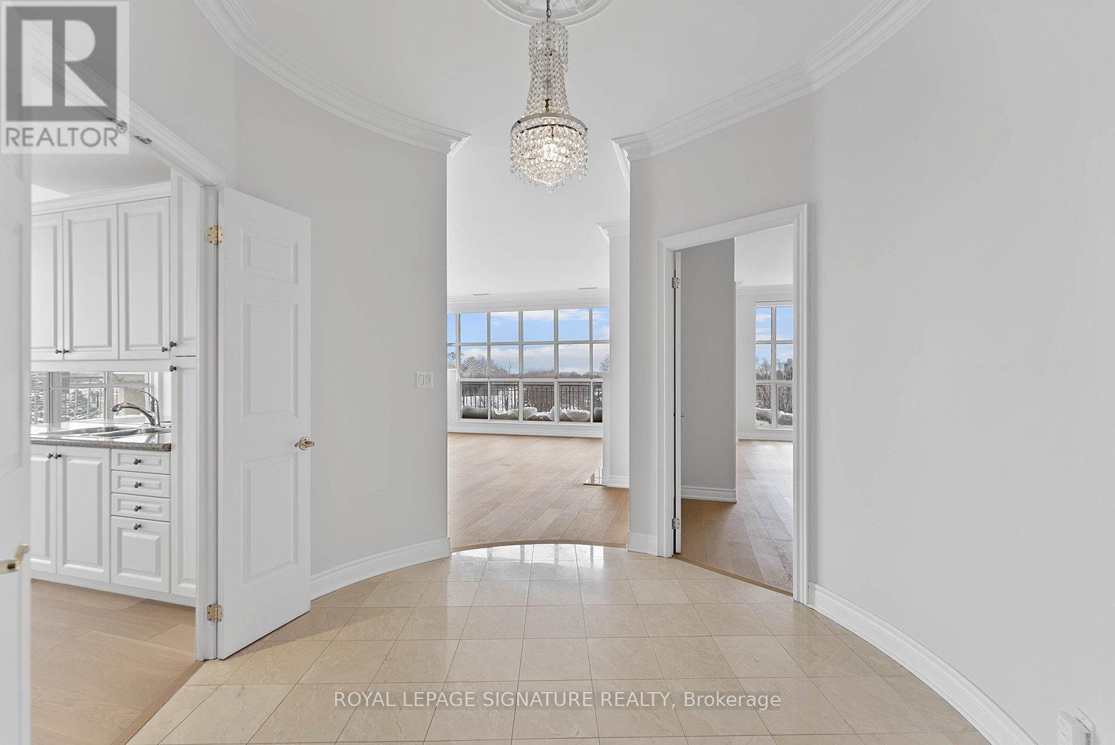 611 - 3085 Bloor Street W, Toronto (Stonegate-Queensway), Ontario  M8X 1C9 - Photo 4 - W12750944