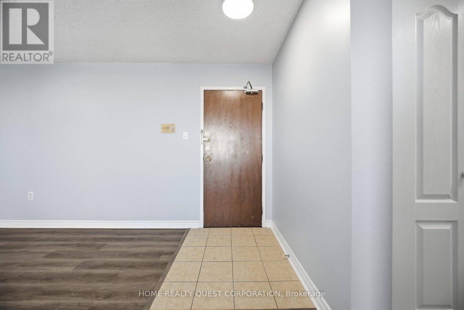 1804 - 966 Inverhouse Drive, Mississauga, Ontario  L5J 4B6 - Photo 3 - W12752380