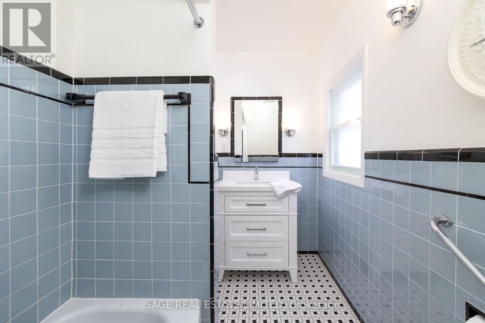 4 Elstree Road, Toronto, Ontario  M9A 3Z1 - Photo 38 - W12752506